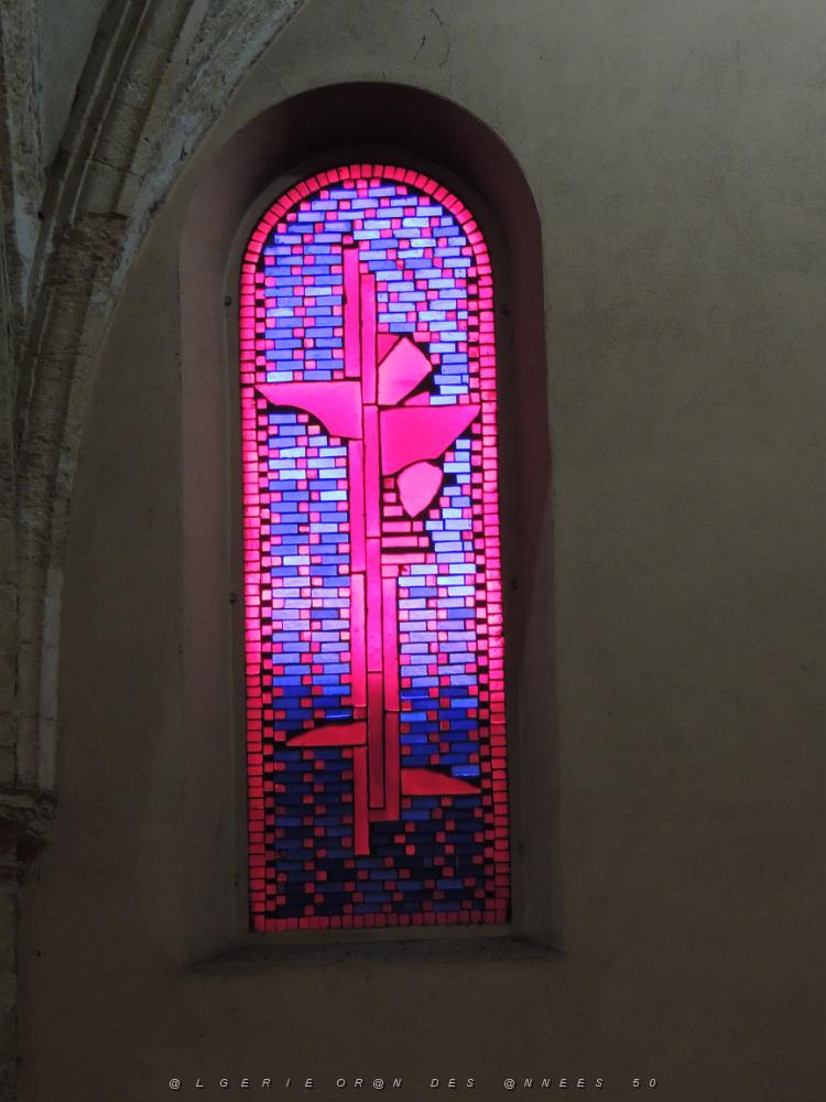22 Les Vitraux.JPG -           